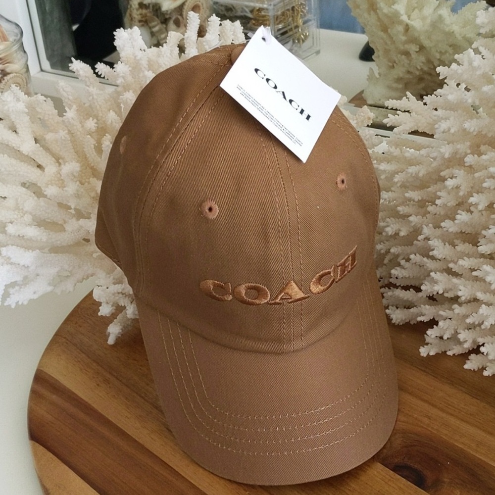 COACH Logo Embroidered BASEBALL  Cap/Hat Color: Light Saddle NWT retail: $75